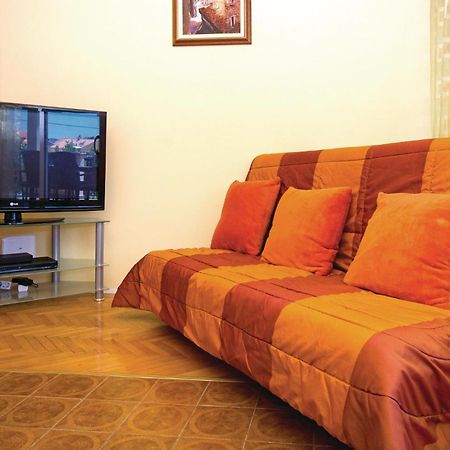Amazing Apartment In Kastel Stafilic With Jacuzzi Kaštela Exterior foto